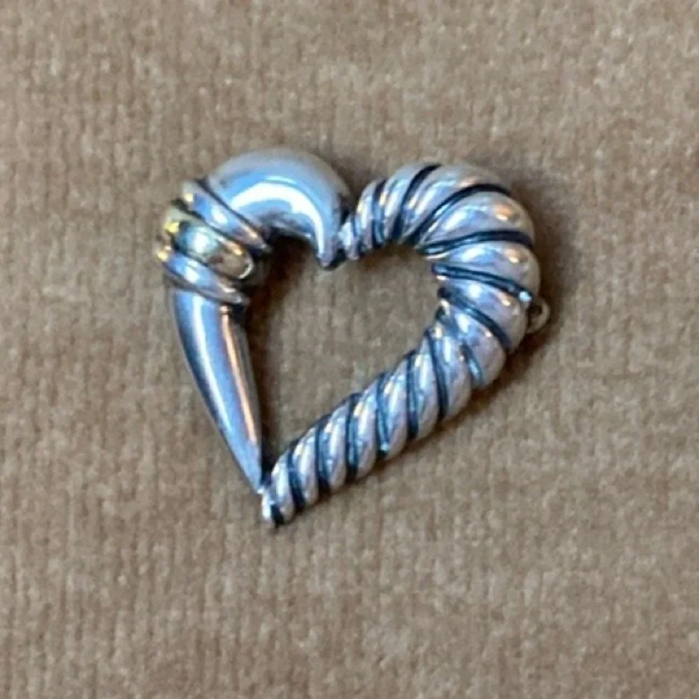 David Yurman Silver and Gold Heart Brooch - Picture 4 of 12